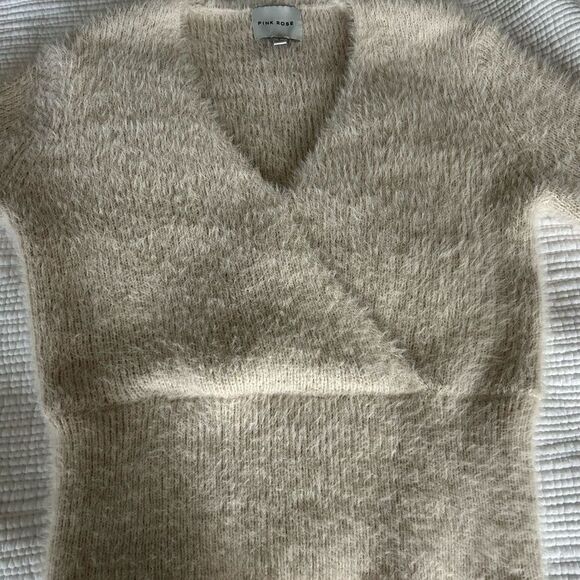 Pink Rose Women's Cream Tan  Wrap Around Fuzzy Soft Sweater Size Large - Picture 9 of 11